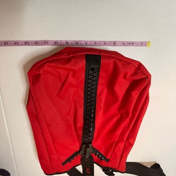 Jumbo zipper messenger bag red nylon. - Picture 4 of 8